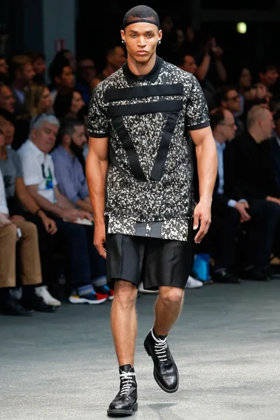 Look 22